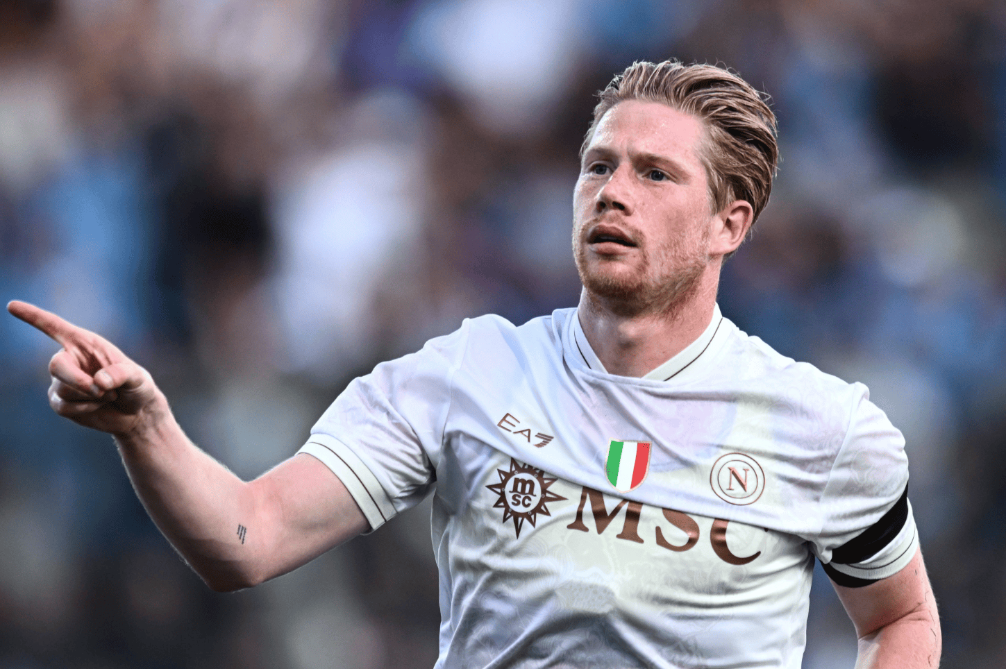 关于上海海港今夜单刀错失纽卡斯尔今夜豪取连胜，德布劳内连续十场比赛得分超过出色防守看傻球迷的信息