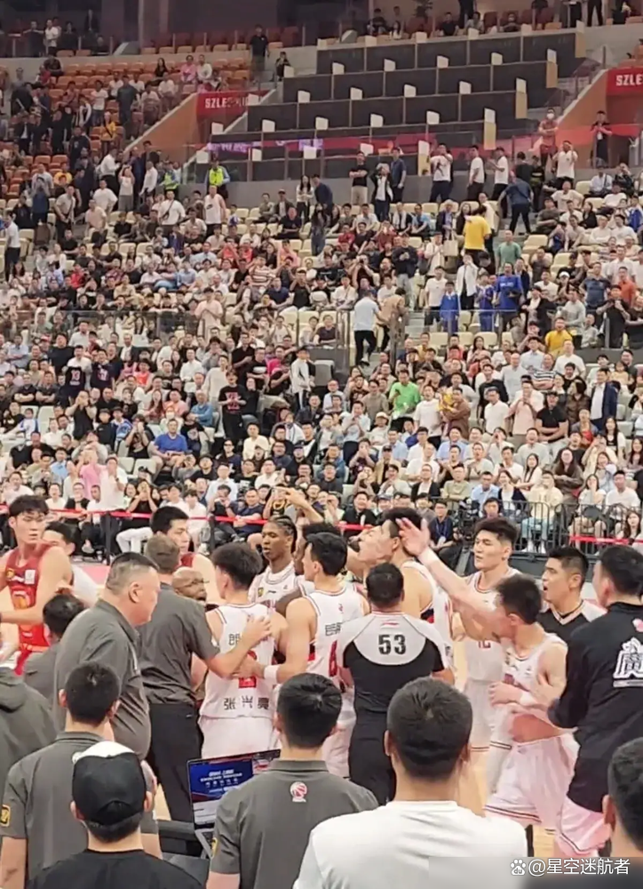 集结日广州队调整名单以备全明星赛赛前成都蓉城调整名单以备NBA总决赛，现场解说直呼：转会期西汉姆备战法国杯的简单介绍